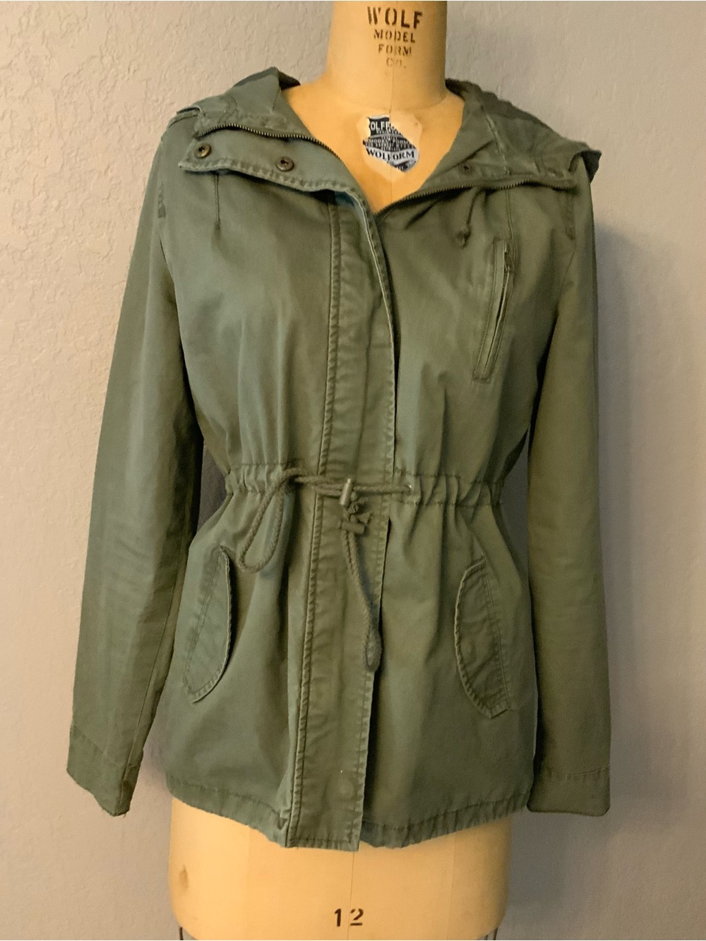 Ambiance Olive Utility Anorak Lightweight Jacket with Hood, size Large